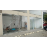 fachada de vidro transparente Caieiras
